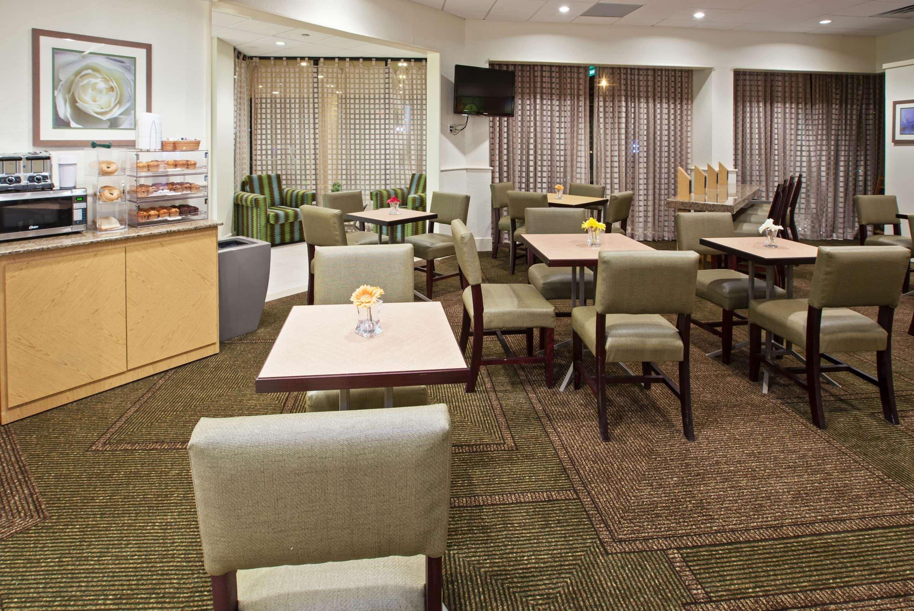La Quinta By Wyndham Nashville Airport/Opryland Zewnętrze zdjęcie