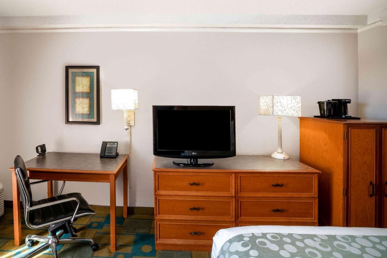 La Quinta By Wyndham Nashville Airport/Opryland Zewnętrze zdjęcie